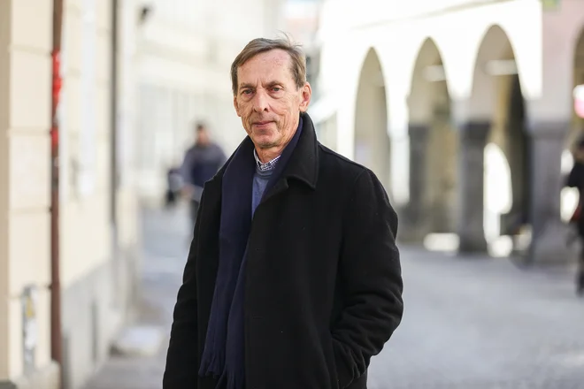 Lado Ambrožič: Jaz sem sam svoj človek. Jaz nikamor ne spadam. Vedno sem bil in sem še vedno sam svoj človek, tako sem vzgojen. FOTO: Črt Piksi/Delo
