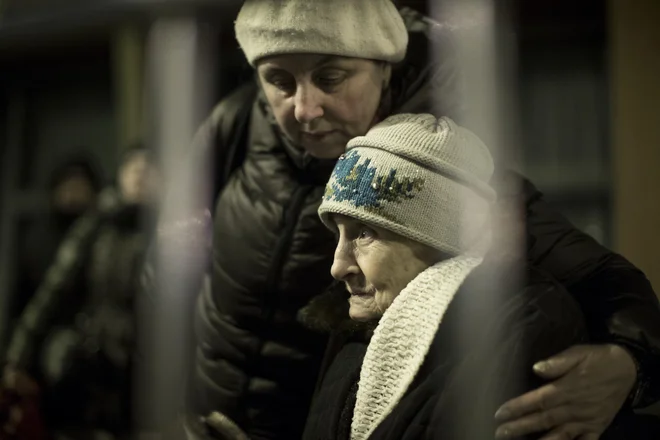 Mnogi begunci, reveži in podobne sirote, ki so žrtve človeške neumnosti (po navadi tuje, kdaj pa tudi lastne), vedo, kaj pomeni stradanje. FOTO: Jure Eržen/delo
