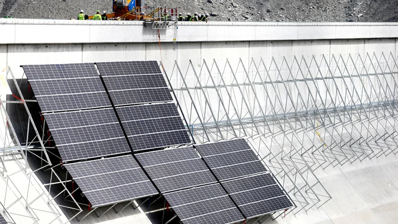 Fotografija: Sklad za trajnostno energijo Solas bo podprl projekte v javnem in zasebnem sektorju. FOTO: Arnd Wiegmann/Reuters