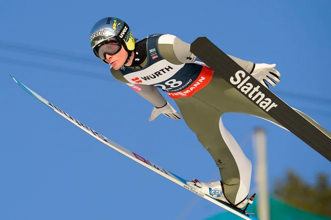 Domen Prevc je rojeni letalec. FOTO: Terje Bendiksby/AFP
