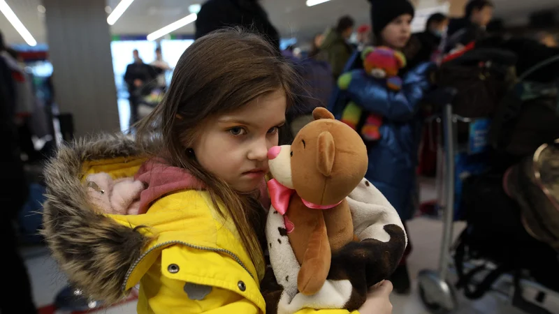 Fotografija: Večina otrok iz Ukrajine se po travmatični izkušnji najprej poskuša pomiriti in se nekako seznaniti z novim okoljem. FOTO: Gil Cohen-Magen/Afp
