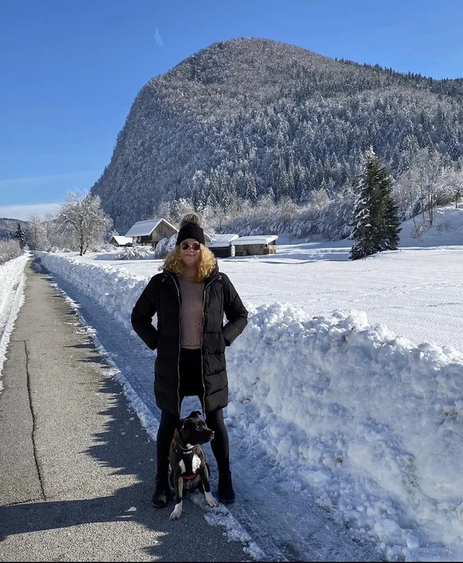 »Največja škoda je, ker hodimo skozi življenjska obdobja, ne da bi se poskušali poglobiti vase in razumeti, zakaj ravnamo na določen način,« poudarja Nina Pagon. FOTO: Osebni arhiv Nine Pagon
