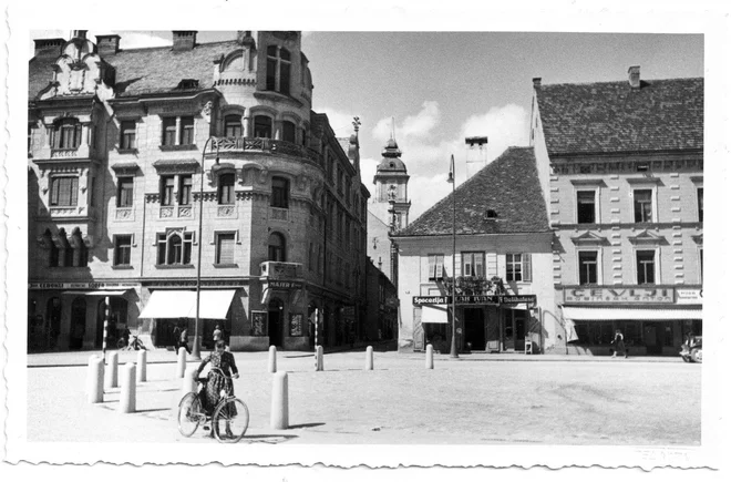 Kolo je bilo eno prvih sredstev in simbolov emancipacije žensk. Fotografija je iz tridesetih let 20. stoletja. FOTO: Josip Pelikan/MNZC
