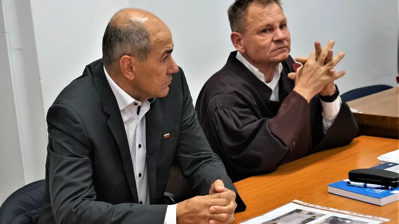 Franci Matoz pravi, da med opravljanjem nadzorništva v odvetništvu izgubi več, kot zasluži v DUTB. FOTO: Brane Piano
