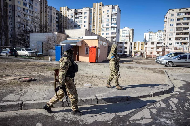 Sto milijard evrov bo šlo za opremljanje vojske in okrepitev kibernetske varnosti.&nbsp;FOTO: Fadel Senna/AFP

