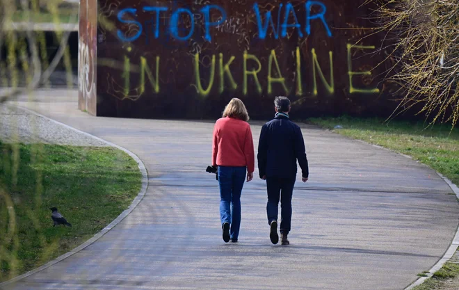 Kako torej v luči tega sploh misliti mir in prihodnji čas brez vojne? FOTO: Tobias Schwarz/AFP

