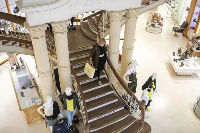 Arhitekturna zgodba z Galerijo Emporium je drugačna ne samo zaradi spomeniško zaščitene stavbe. FOTO: Voranc Vogel
