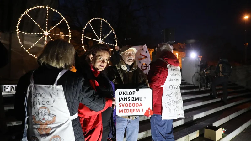 Fotografija: Stoti kolesarski protest. FOTO: Črt Piksi/Delo
