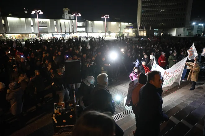 Stoti kolesarski protest. FOTO: Črt Piksi/Delo
