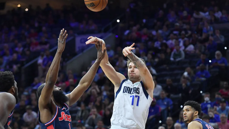 Fotografija: James Harden in Luka Dončić. FOTO: Eric Hartline/Usa Today Sports