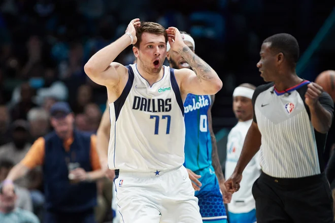 Luka Donćić se je spet čudil sodniškim odločitvam. FOTO: Brian Westerholt/Usa Today Sports
