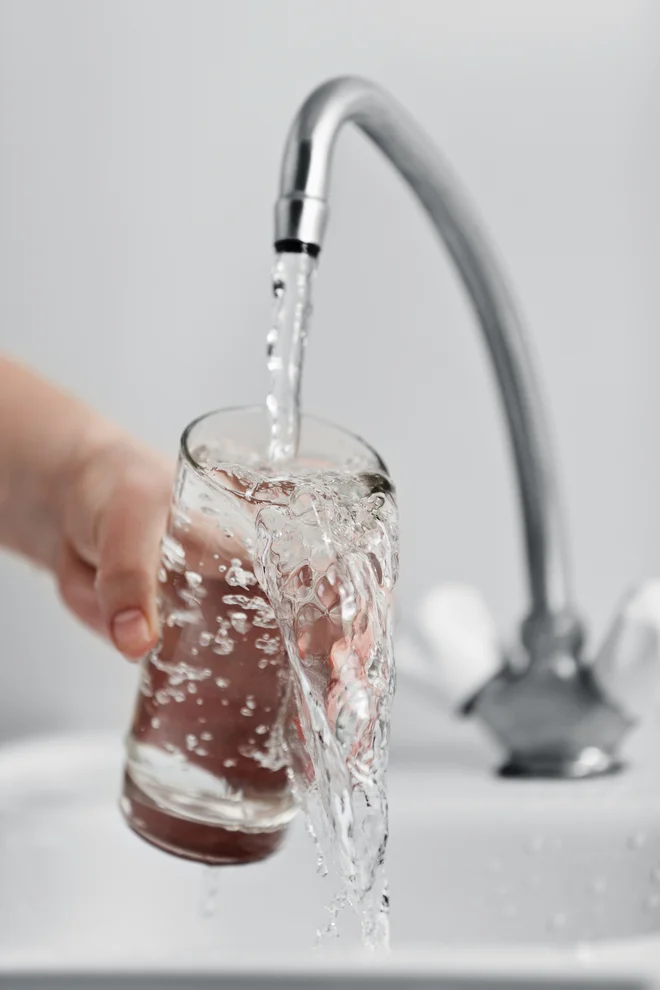 Vsak prebivalec Slovenije letno porabi 80 kubičnih metrov podzemne vode. Foto Shutterstock
