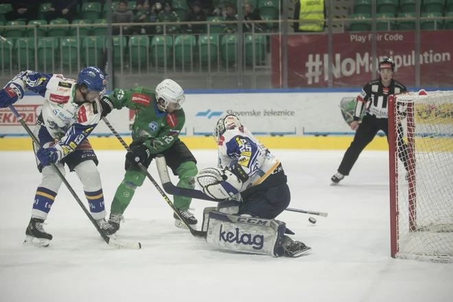 Olimpija je razveselila navijače v Tivoliju. FOTO: Jure Eržen
