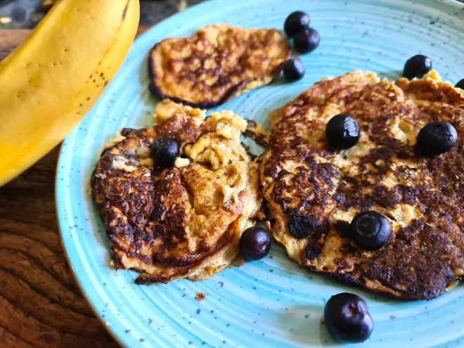 Flight recipe: Banana pancakes. PHOTO: Tanja Drinovec / Delo