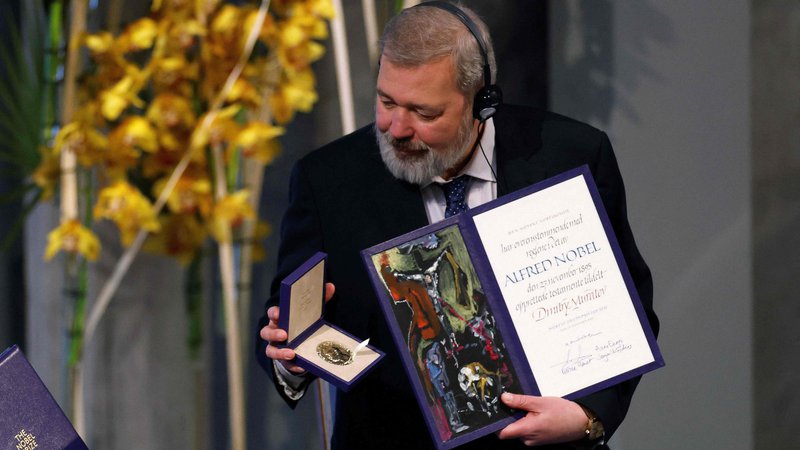 Fotografija: Nobelov nagrajenec za mir Dmitrij Muratov. FOTO: AFP
