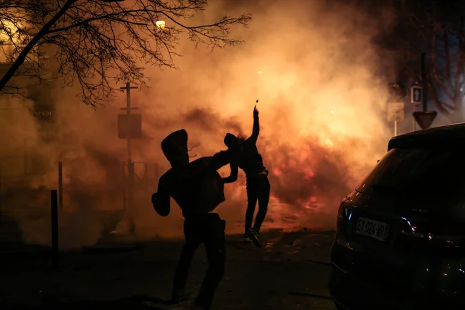 Po napadu v zaporu so izbruhnili spopadi s policisti. FOTO: Pascal Pochard-casabiancaA/FP
