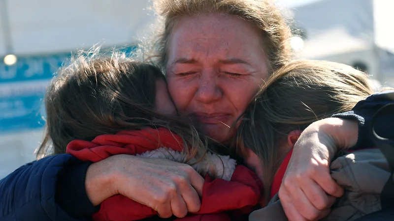 Fotografija: Po ocenah ZN je moralo zaradi vojne oditi od doma več kot deset milijonov Ukrajincev. FOTO: Clodagh Kilcoyne/Reuters