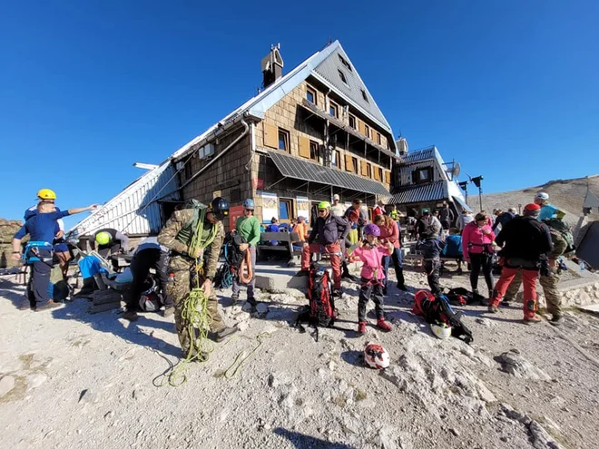 Neurejeno odvajanje odpadnih voda v gorskih kočah predstavlja grožnjo za vodne vire v dolinah. FOTO: Tina Horvat
