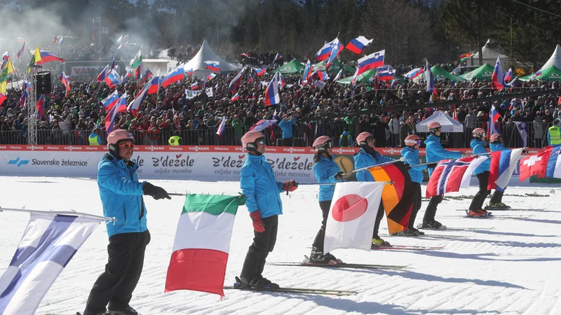 Fotografija: Še vedno živi spomin na zadnjo planiško prireditev z navijači leta 2019. FOTO: Marko Feist