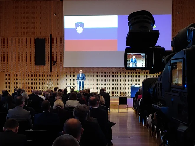GZS je na Vrhu gospodarstva predstavil skupek ukrepov Horizonti&nbsp; prihodnosti. FOTO: A. Č./Delo
