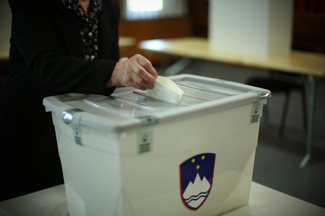 Parlamentarne volitve bodo potekale 24. aprila. FOTO: Jure Eržen/Delo

