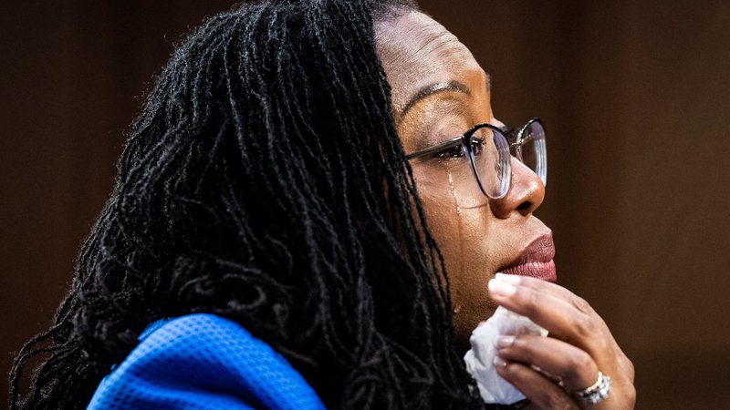 Fotografija: Zaslišanje Ketanji Brown Jackson v senatu je bilo na trenutke čustveno. Foto Reuters
