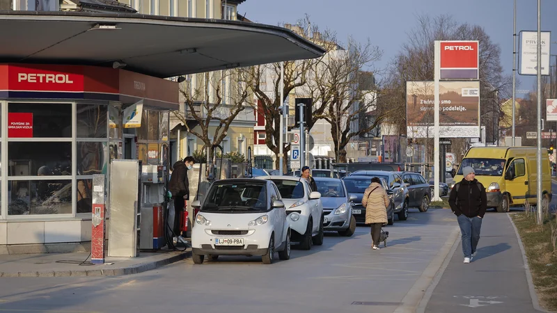 67 odstotkov Slovencev se boji pomanjkanja energentov, 64 odstotkov pa možnosti uporabe jedrskega orožja s strani Rusije.&nbsp;FOTO: Jože Suhadolnik/Delo
