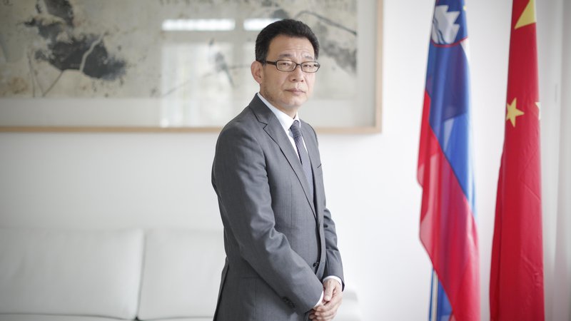 Fotografija: Wang Shunquing, kitajski veleposlanik v Sloveniji, 8. oktobra 2020. Foto Uroš Hočevar/Delo
