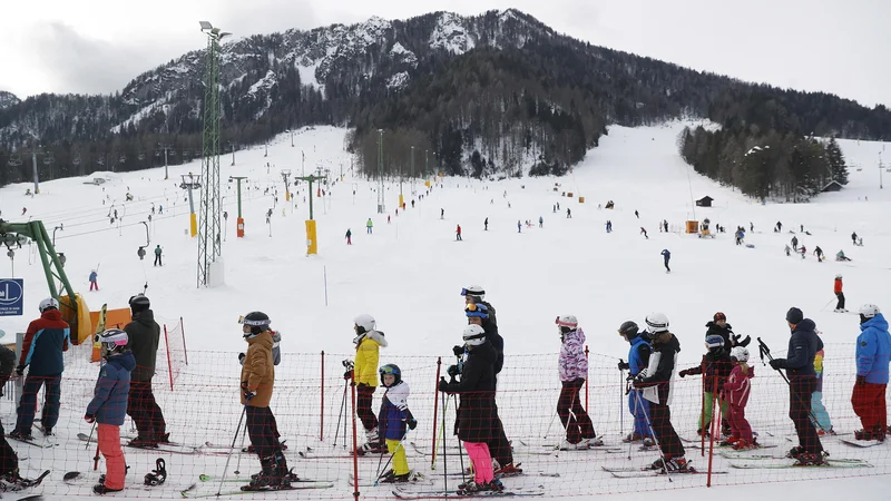 Fotografija: V Kranjski Gori so zelo dobro smučarsko sezono s 114 obratovalnimi dnevi končali to nedeljo. Foto Leon Vidic