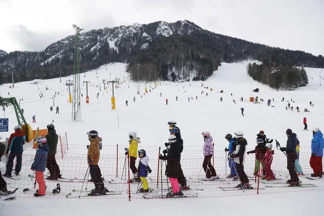 V Kranjski Gori so zelo dobro smučarsko sezono s 114 obratovalnimi dnevi končali to nedeljo. Foto Leon Vidic
