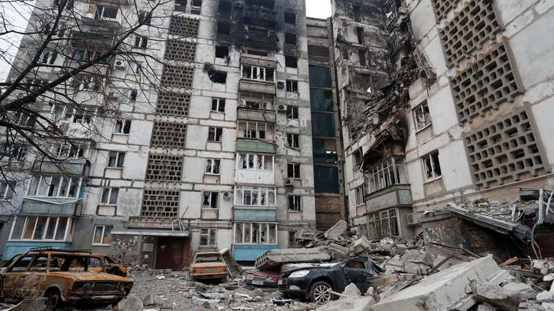 Fotografija: Uničenje v Mariupoluj. FOTO: Alexander Ermochenko/Reuters
