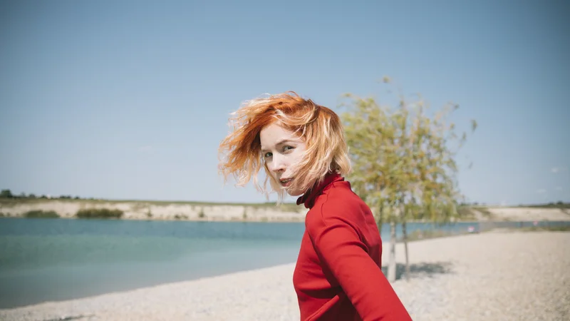 Fotografija: Mira Lu Kovacs je očarljiva in nagrajevana avstrijska glasbenica. FOTO: Ina Aydogan