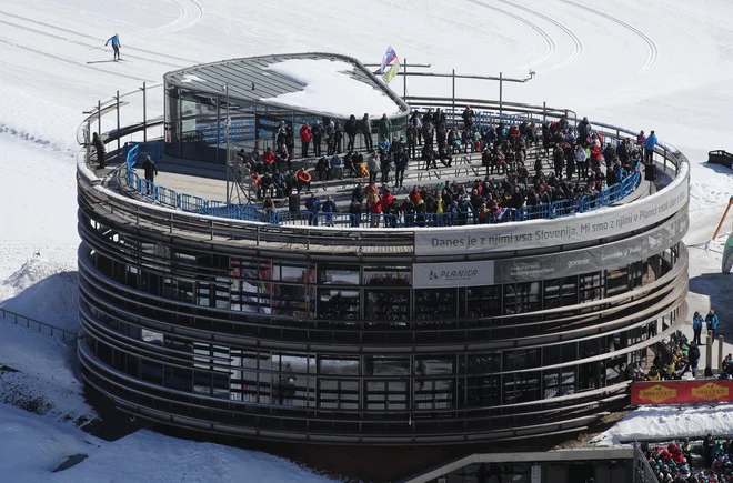 Nordijski center je bil tokrat VIP-prizorišče. FOTO: Marko Feist/Slovenske novice
