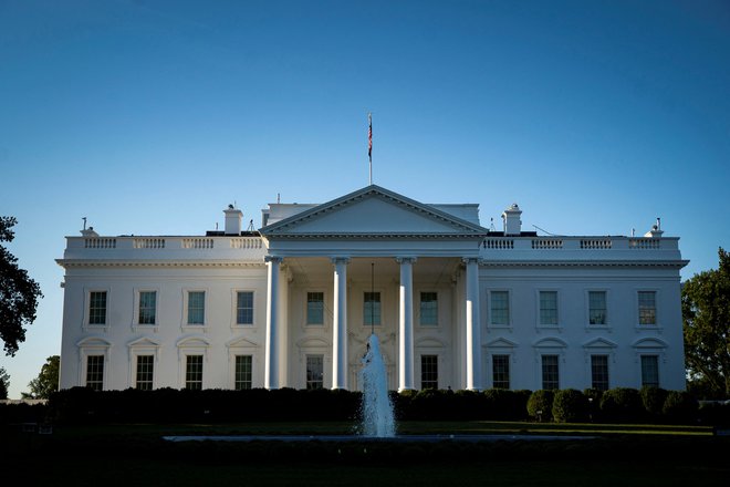 V uradni evidenci Bele hiše ni seznama telefonskih pogovorov od 11. do 19. ure 6. januarja lani. FOTO: Alexander Drago/Reuters

