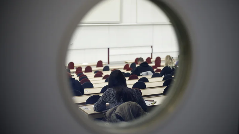 Fotografija: O medijih in demokraciji bo študentom novinarstva predaval kolumnist Nove24. FOTO: Samec Blaž/Delo
