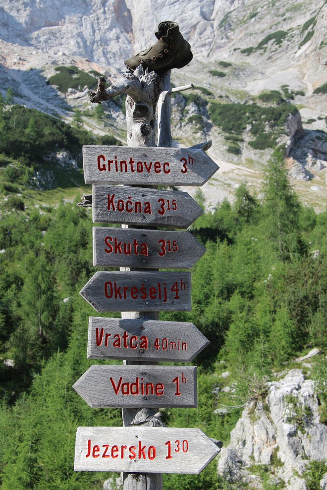 Češka koča je odlično izhodišče za pohod na sosednje vrhove, kar so češki planinci zelo kmalu ugotovili.

FOTO: Špela Ankele/Slovenske novice
