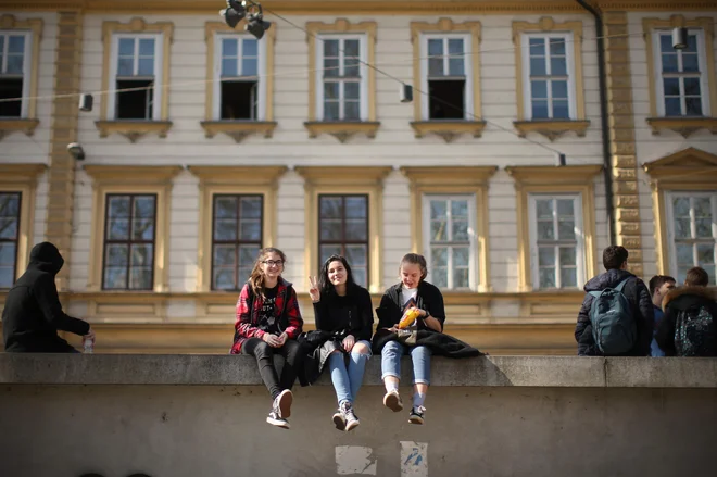 Mladih, ki bi bili pripravljeni iti na volišče, je vse manj, kar je skrb vzbujajoč trend. FOTO:&nbsp;Jure Eržen/Delo
