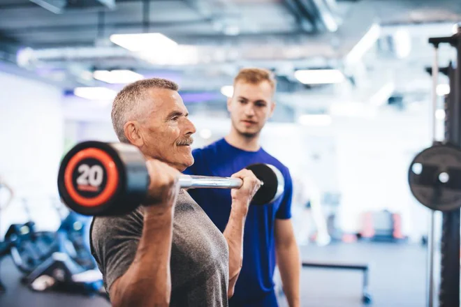 Za srce ni pomembno ali človek teče, plava ali kolesari. FOTO: Arhiv Delo/Shutterstock
