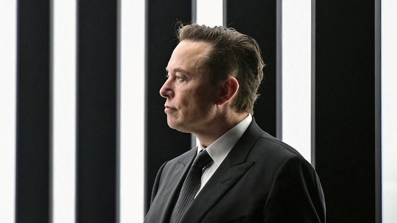 Fotografija: Elon Musk med odpiranjem svoje tovarne električnih avtomobilov v Nemčiji. Foto Pool Via Reuters
