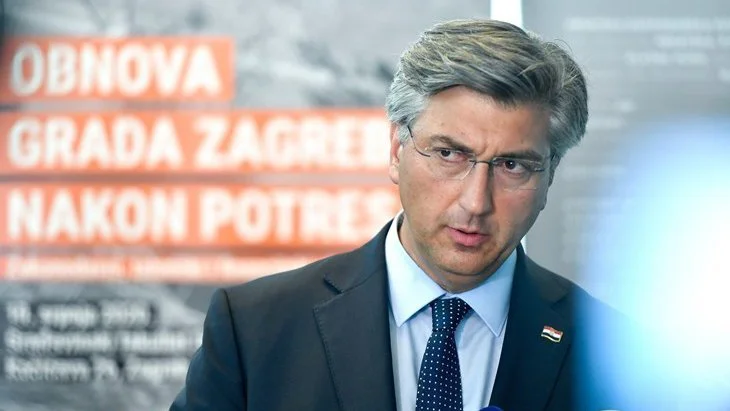 Fotografija: Premier Andrej Plenković se ne odziva na zahteve po predčasnih volitvah. FOTO: Goran Mehkek/Cropix
