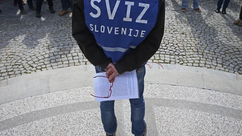 Fotografija: V Svizu poudarjajo, da bi bilo neizplačilo nadomestila za čas stavke nezakonito. FOTO: Tadej Regent/Delo