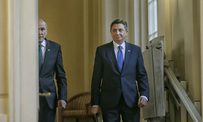 Predsednik Borut Pahor bo glede na dobre izkušnje iz leta 2020, ko je mandatarstvo dobil Janez Janša, vodje poslanskih skupin prosil, da mu podporo izkažejo s poslanskimi podpisi, čeprav se zaveda, da za to ni predpisane norme. FOTO: Blaž Samec
