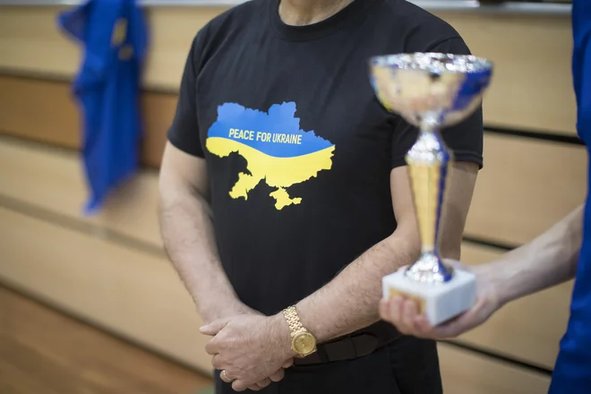 Donirate lahko s pomočjo UPN QR kode, položnico lahko natisnete ali pa sredstva enostavno nakažete (podatki so v UPN nalogu). Znesek donacije je v vaših rokah. FOTO: Jure Eržen/Delo
