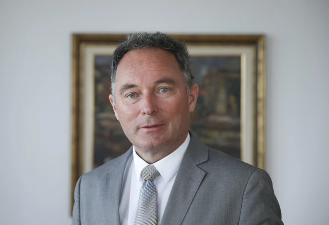 Komisija za preprečevanje korupcije (KPK) je pri preiskavi nabav zaščitne opreme ugotovila kršitev integritete pri nekdanjem direktorju Zavoda za blagovne rezerve Antonu Zakrajšku. FOTO: Jože Suhadolnik/Delo

