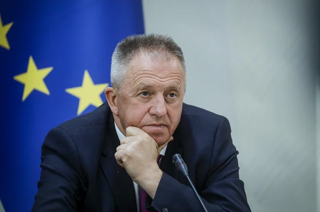 Kršitve integritete so ugotovili tudi pri Zdravko Počivalšku, ministru za gospodarstvo. FOTO: Jože Suhadolnik/Delo
