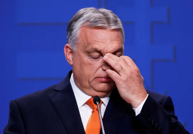 Po nedeljskem zmagoslavju Viktoja Orbána se je EU le odločila, da proti Madžarski sproži prvi postopek v novem mehanizmu pogojevanja izplačil evropskih sredstev z vladavino prava. FOTO: Bernadett Szabo/Reuters
