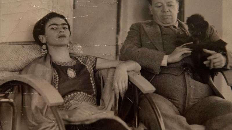 Fotografija: Frida Kahlo in Diego Rivera leta 1937. Bila sta dvakrat poročena (s kratko vmesno ločitvijo), obakrat je bil njun zakon tudi v težavah. FOTO: Meghan Mccarthy/Usa Today Network via Reuters
