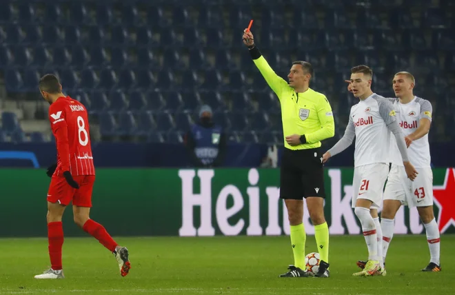 Slavko Vinčić med lansko tekmo Salzburga in Seville v ligi prvakov. FOTO: Leonhard Foeger/Reuters
