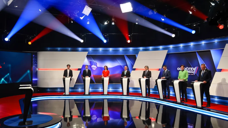 Fotografija: Ko spremljam soočenja na slovenski televiziji, opažam neznansko hvaljenje predstavnikov vladajoče koalicije o tem, kako uspešni so bili v teh dveh letih, odkar vladajo oni. Foto Črt Piksi