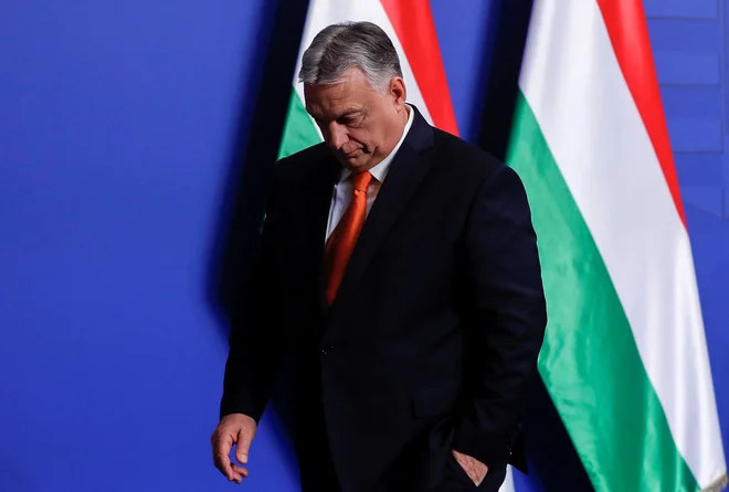 Takoj po volitvah je Viktor Orbán postal advokat Vladimirja Putina, po zgledu Kitajske je mimo uradnih stališč EU prevzel posredniško vlogo med EU in Rusijo.

FOTO: Bernadett Szabo/Reuters
